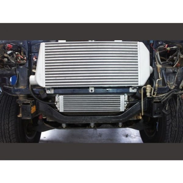 TOYOTA LANDCRUISER 100 SERIES WITH 1HD FTE TRANSCOOLER KIT 3 600x600